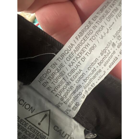 Stradivarius size US 2 black glare jeans - Picture 4 of 4